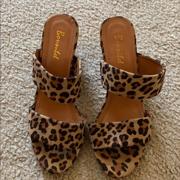 leopard print strappy sandals